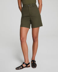 SPANXsupersmooth™ Stretch Twill Short, 7" | Dark Pine
